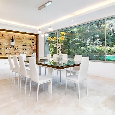 Mercedes * 马尔韦利亚