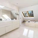 Mercedes Vila Marbella