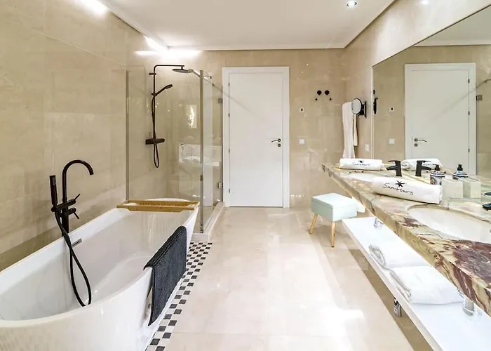 Mercedes Villa *