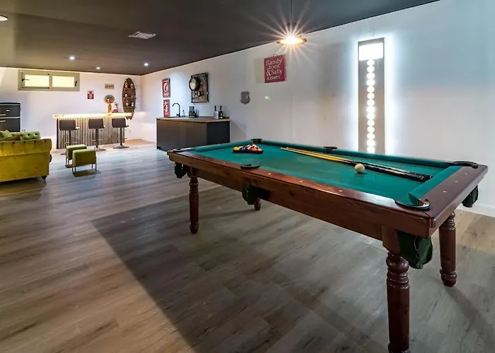 Mercedes Villa *