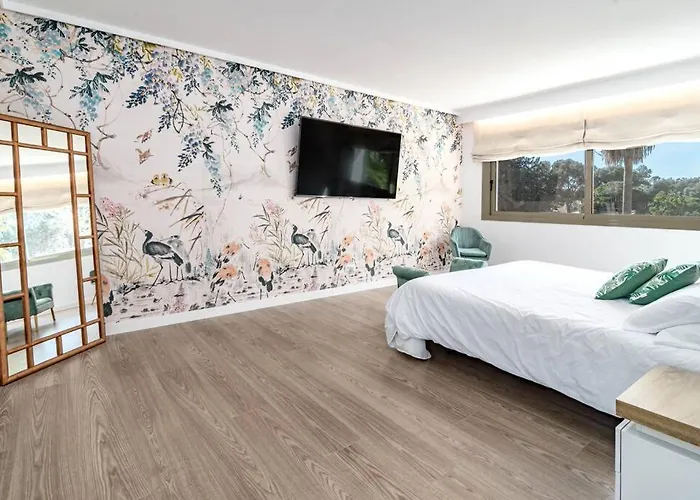Mercedes Villa