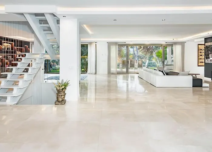 Mercedes Villa *